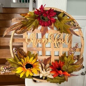 Beautiful Round Wooden Thankful Basket Sign. 18”